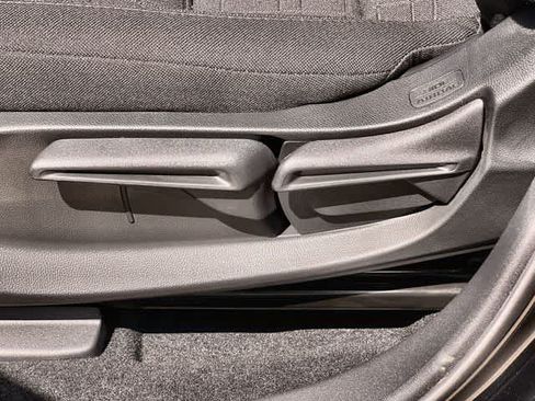 Used 2026 Honda HR-V LX image 31