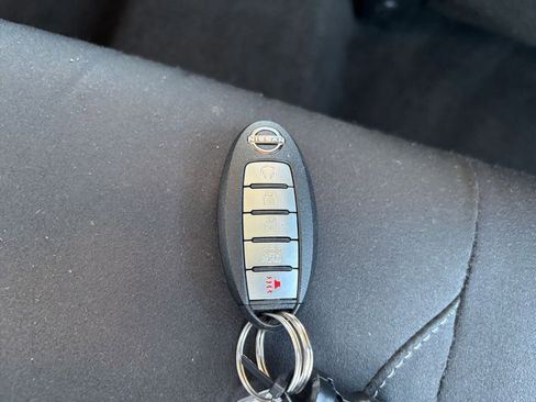 Used 2025 Nissan Altima 2.5 SV FWD image 21