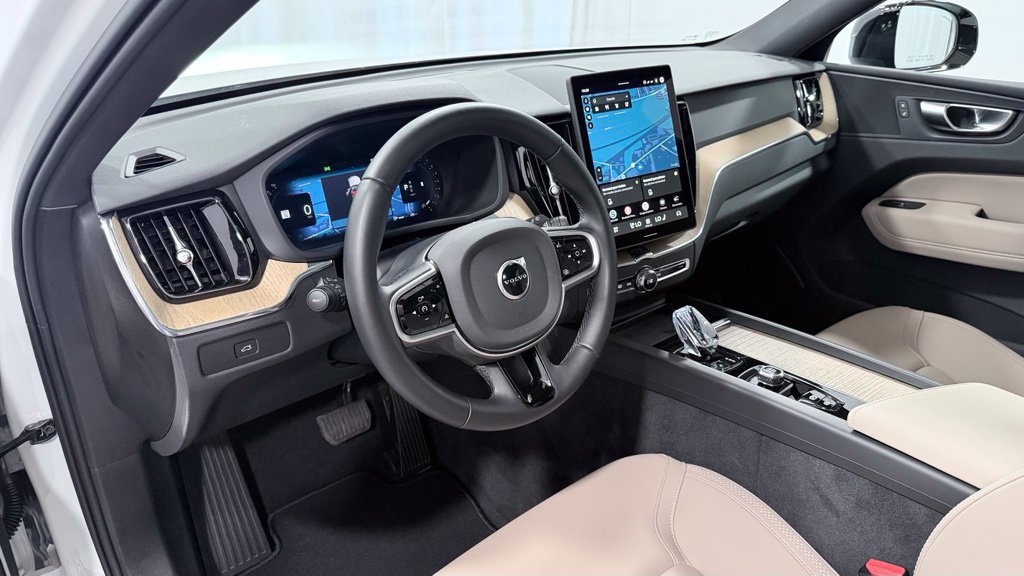 Certified 2026 Volvo XC60 B5 Plus AWD/4WD image 10