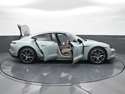 Certified 2025 Porsche Taycan AWD/4WD image 33