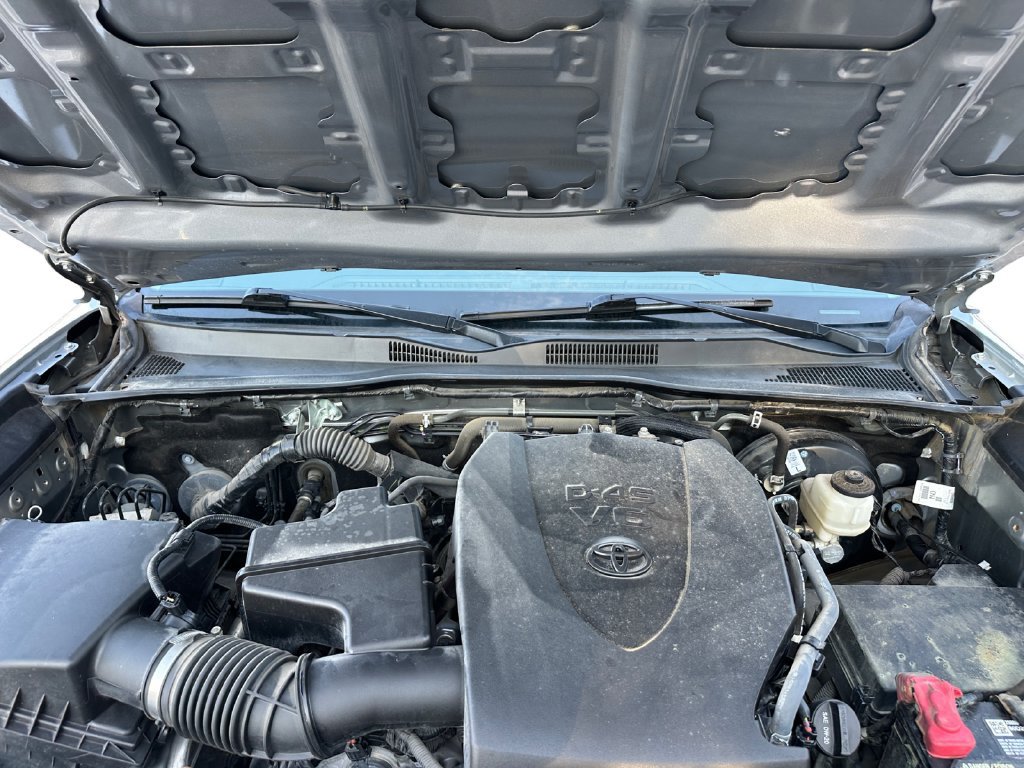 Used 2022 Toyota Tacoma SR5 RWD image 24