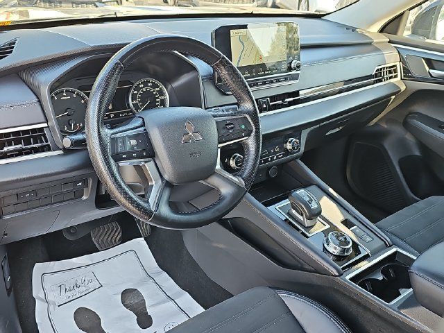Used 2024 Mitsubishi Outlander SE FWD image 16