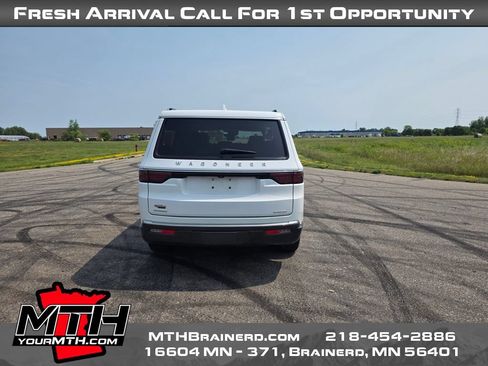Used 2022 Jeep Wagoneer Series II AWD/4WD image 7