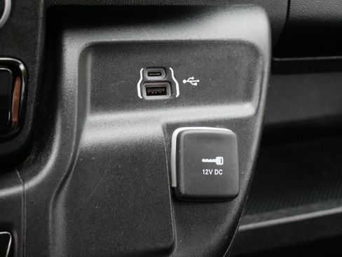 Used 2023 RAM ProMaster 2500 FWD image 31