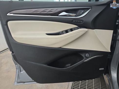 Used 2023 Buick Enclave Avenir w/ Avenir Technology Package image 10