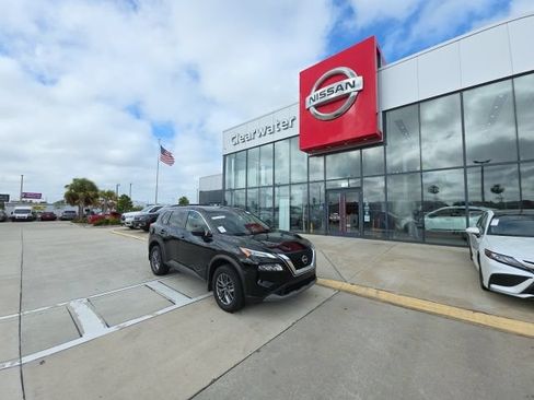 Used 2023 Nissan Rogue S AWD/4WD image 1