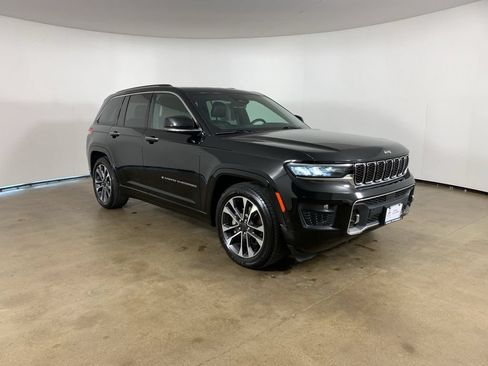 Used 2022 Jeep Grand Cherokee Overland AWD/4WD image 5