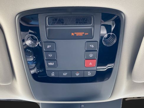New 2026 Kia Carnival EX FWD image 38