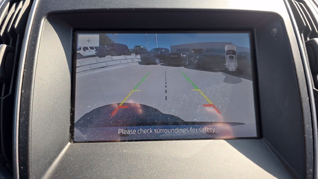 Used 2020 Ford Edge SE FWD image 20