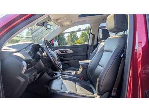 Used 2019 Chevrolet Traverse RS image 14