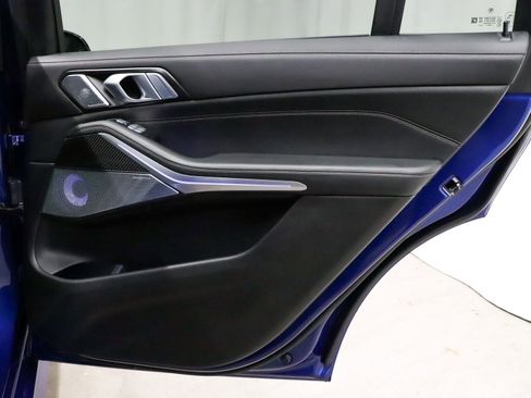 Used 2025 BMW X7 M60i image 18