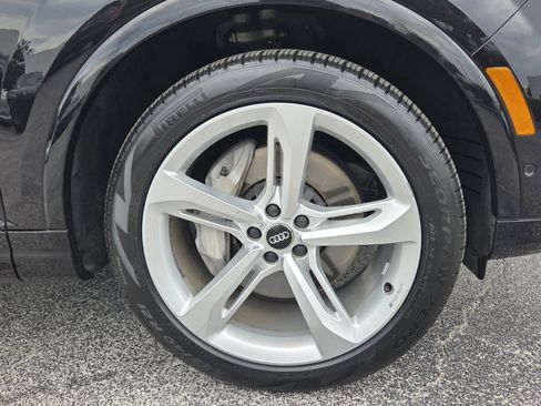 Used 2019 Audi Q7 3.0T Prestige AWD/4WD image 9