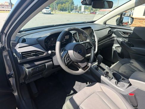 Used 2025 Subaru Crosstrek 2.5i Premium AWD/4WD image 4
