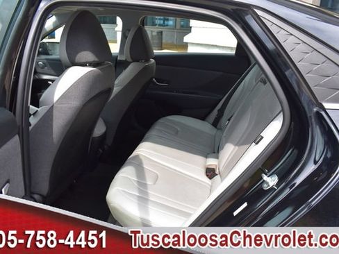 Used 2025 Hyundai Elantra Limited FWD image 24