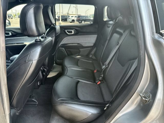 Used 2024 Jeep Compass Latitude AWD/4WD image 21