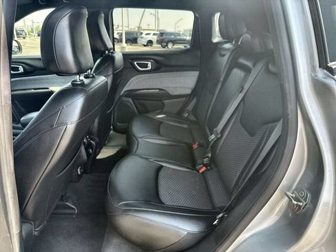 Used 2024 Jeep Compass Latitude AWD/4WD image 21