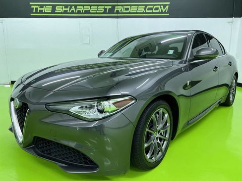 Used 2020 Alfa Romeo Giulia RWD image 5