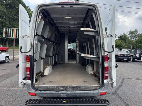 Used 2015 Mercedes-Benz Sprinter 2500 image 24