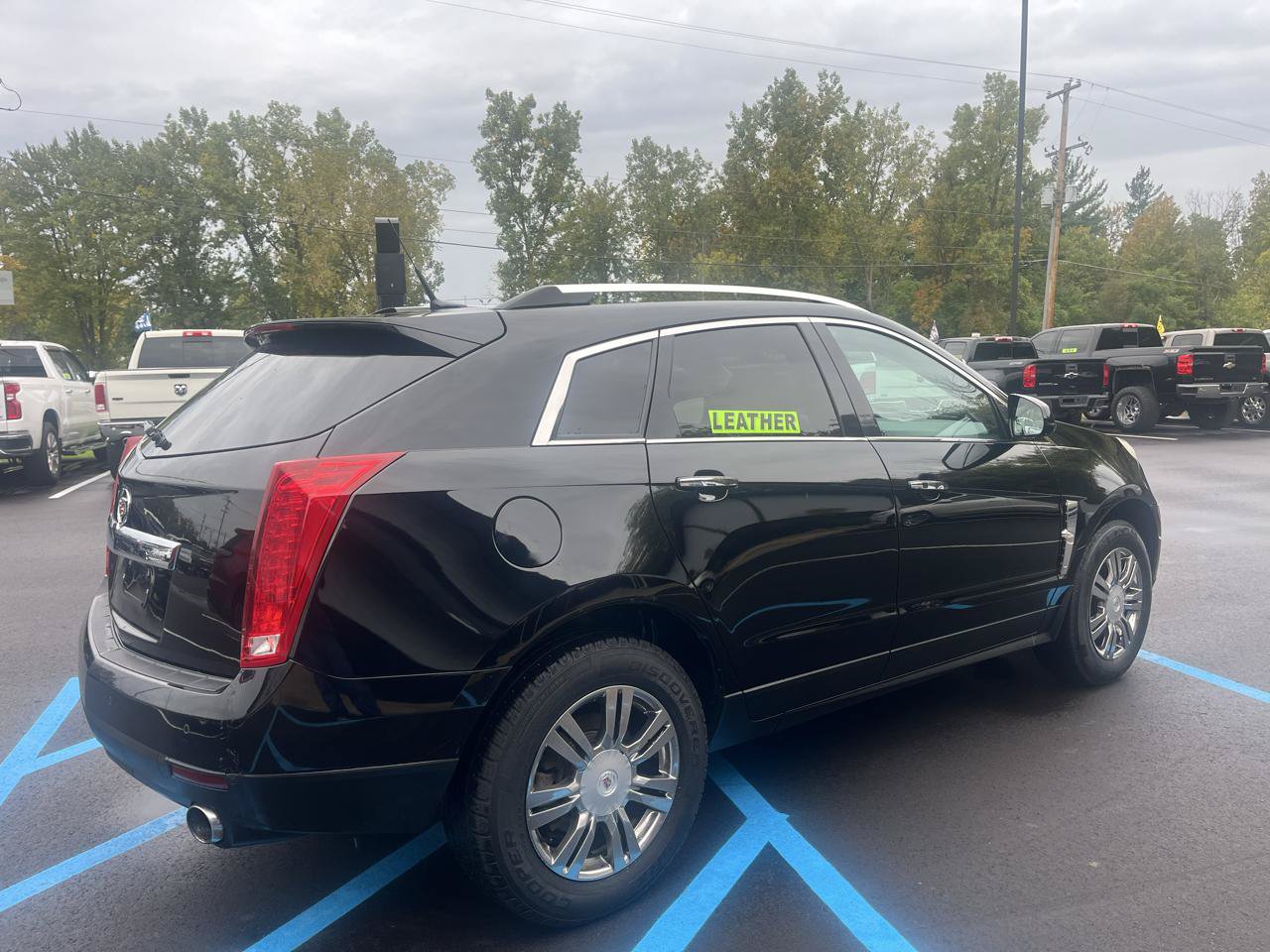 Used 2011 Cadillac SRX Luxury FWD image 5