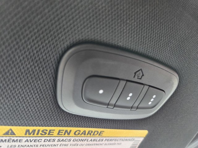 Used 2026 Chrysler Pacifica Select FWD image 18