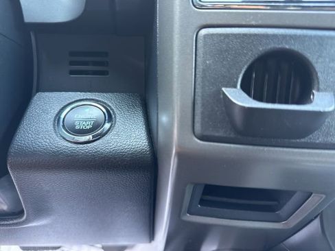 Used 2021 Ford Expedition XLT image 24