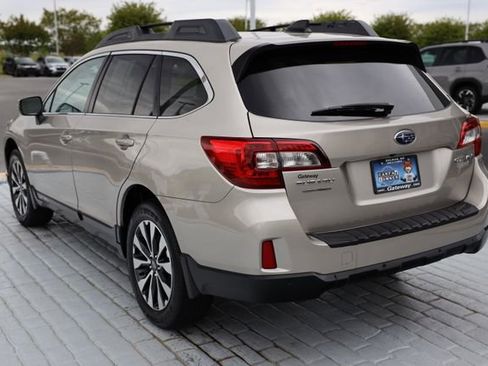 Used 2017 Subaru Outback 2.5i Limited AWD/4WD image 3