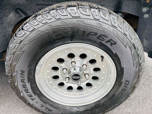 Used 2006 Chevrolet Avalanche LS w/ Sun And Sound Package AWD/4WD image 13