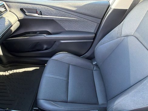 Used 2025 Toyota Camry XLE image 12