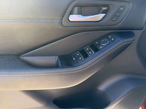 Used 2023 Nissan Rogue SL w/ SL Premium Package image 29