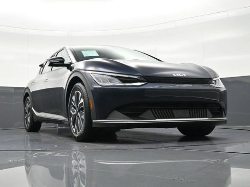 Used 2022 Kia EV6 Light image 31