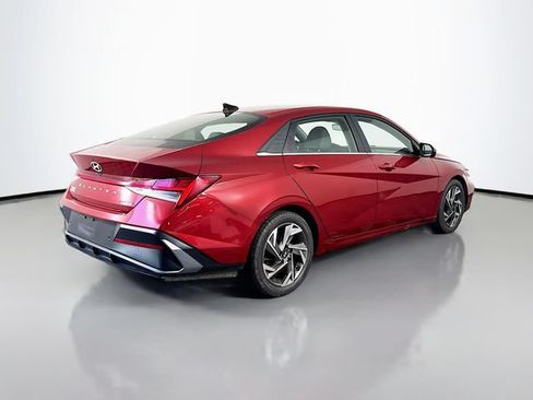 Used 2024 Hyundai Elantra Limited FWD image 6