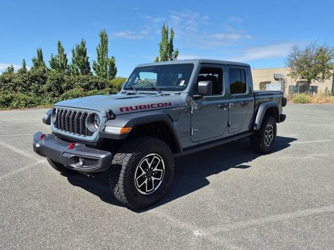 Used 2025 Jeep Gladiator Rubicon w/ Convenience Group AWD/4WD image 7