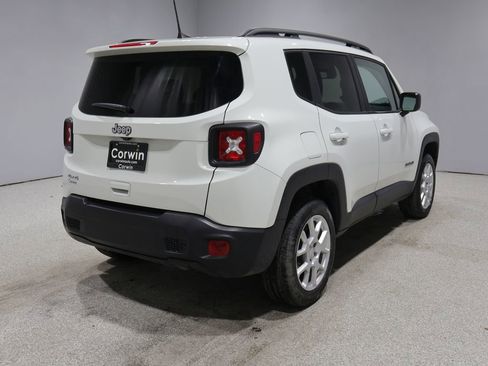 Used 2023 Jeep Renegade Latitude w/ Premium Group AWD/4WD image 3