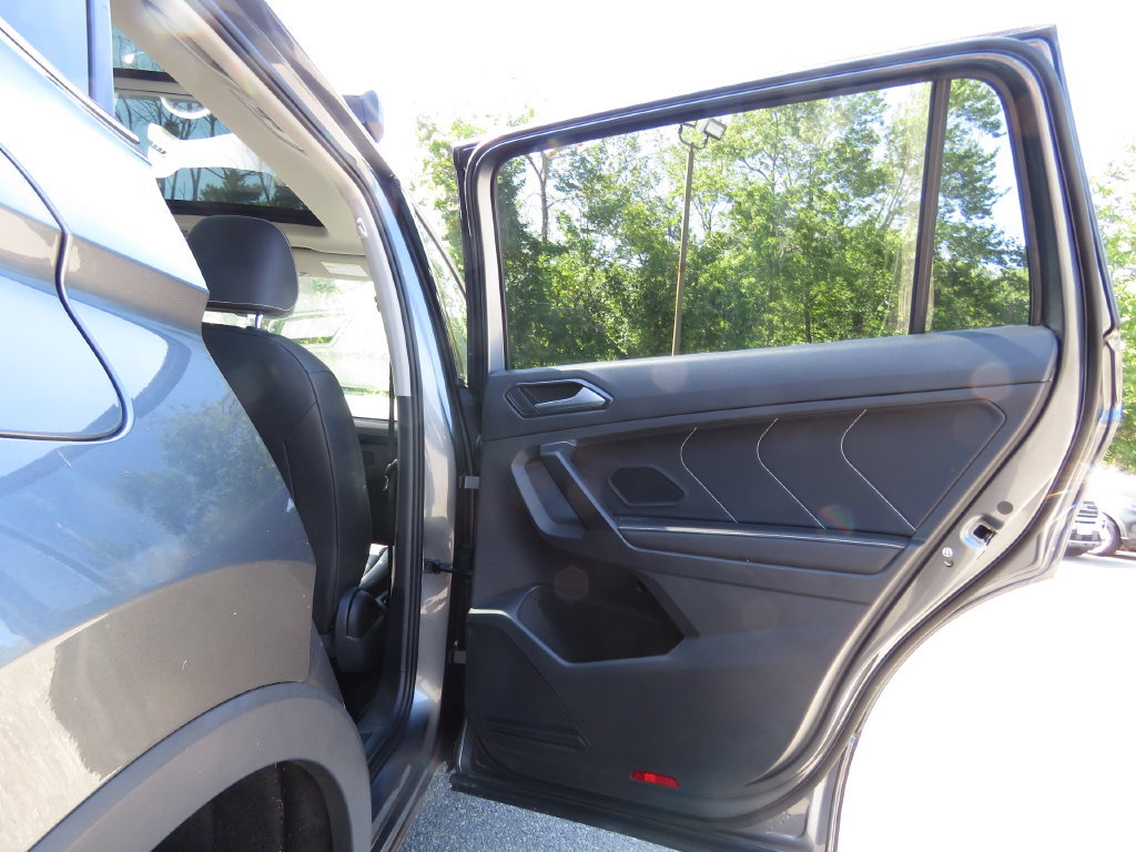 Used 2023 Volkswagen Tiguan SE AWD/4WD image 15