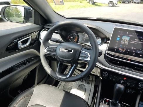 Used 2023 Jeep Compass Limited AWD/4WD image 17