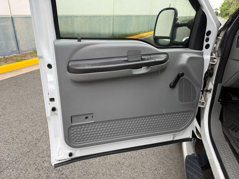Used 2005 Ford F250 XLT AWD/4WD image 15