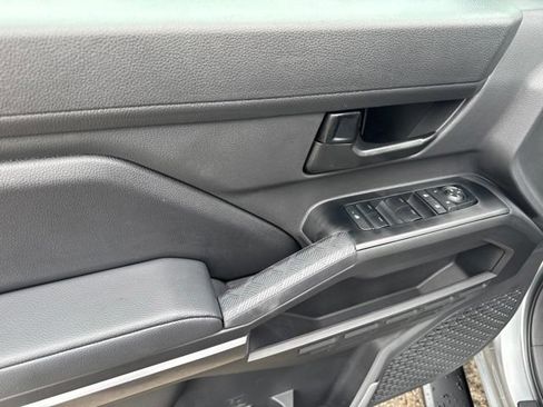 Used 2025 Toyota Tacoma SR5 AWD/4WD image 8