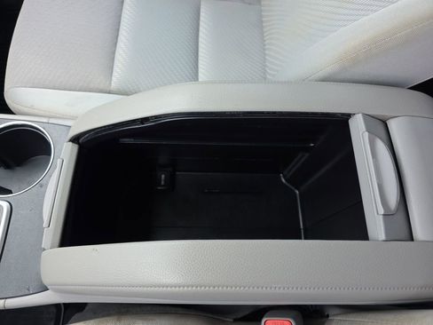 Used 2019 Toyota Highlander LE AWD/4WD image 24