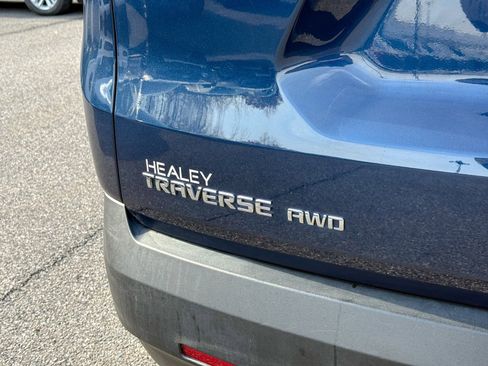 Used 2023 Chevrolet Traverse LT image 13