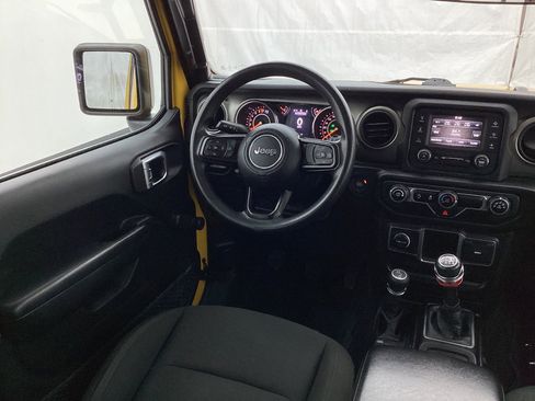 Used 2018 Jeep Wrangler Unlimited Sport image 29