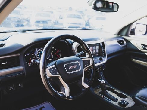 Used 2019 GMC Acadia Denali w/ Technology Package image 2