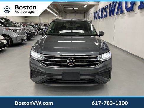 Certified 2022 Volkswagen Tiguan SE image 6