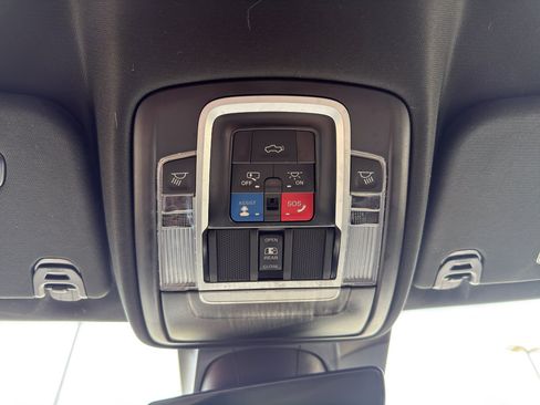 Used 2023 RAM 1500 Laramie AWD/4WD image 23