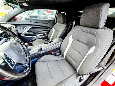 Used 2018 Chevrolet Camaro SS image 14