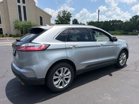 Used 2020 Ford Edge Titanium AWD/4WD image 3