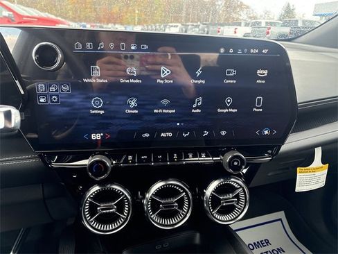 New 2025 Chevrolet Blazer EV LT image 13