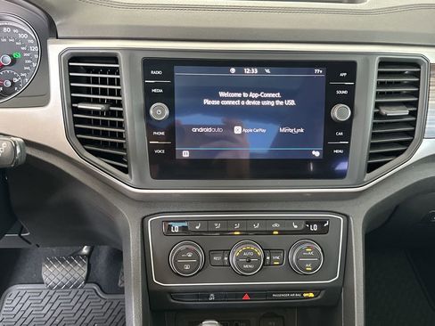 Used 2021 Volkswagen Atlas SE image 22