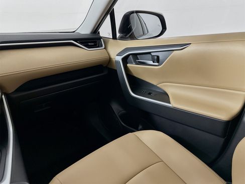 Used 2025 Toyota RAV4 XLE Premium image 24