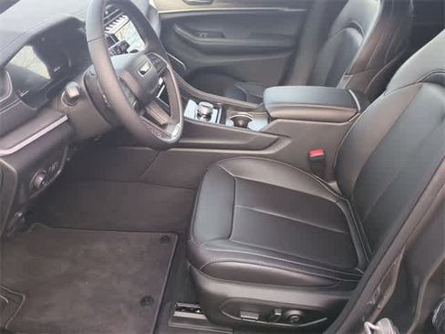 New 2025 Jeep Grand Cherokee L Limited w/ Trailer Tow Package image 17