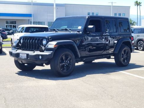 Used 2022 Jeep Wrangler Unlimited Sport AWD/4WD image 2